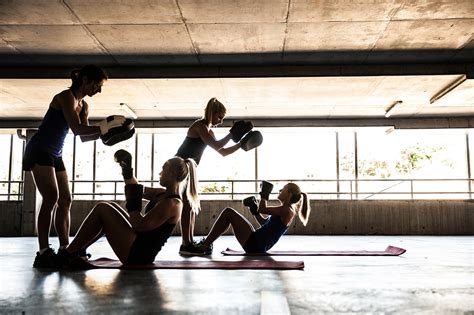 BOXING FITNESS WORKOUT CLASSES